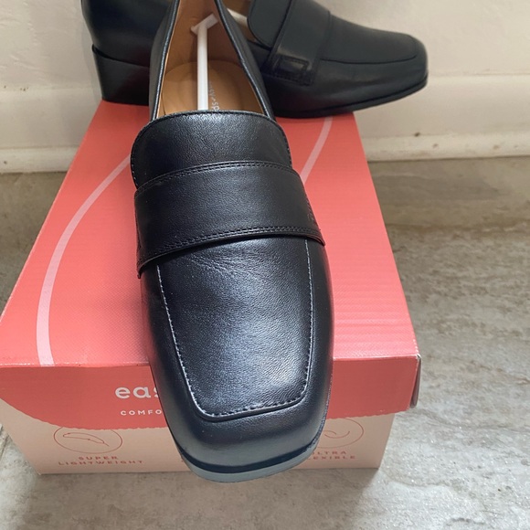 Black shoes - Easy Spirit - Picture 2 of 4